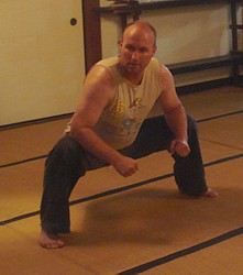 Crossing the legs in zazen