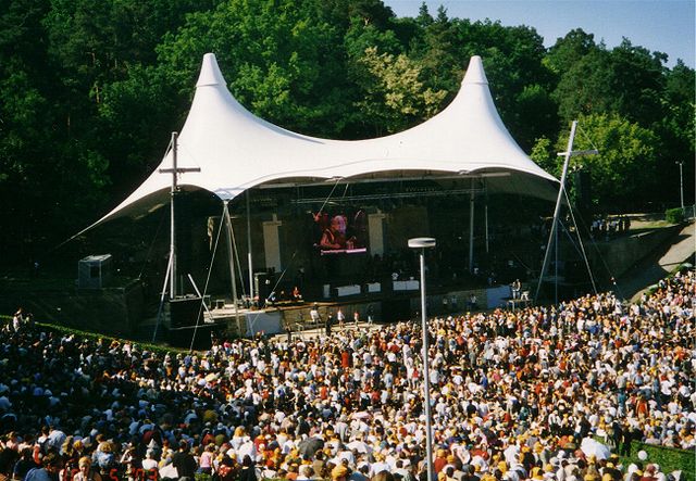 cbi16_WaldbuehneBerlinDalaiLama